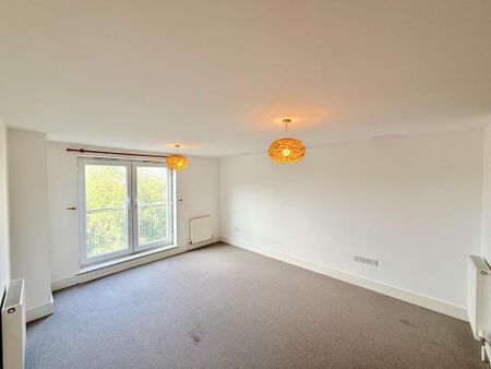 2 bedroom flat to rent - Photo 2