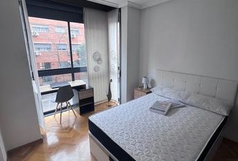 Calle Ladera de los Almendros, Madrid, Community of Madrid 28032