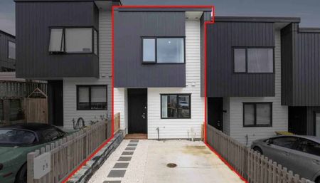 Townhouse Backing Reserve - Available Now! - Photo 5