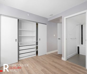 Condo in Downtown Vancouver, BC - Photo 5