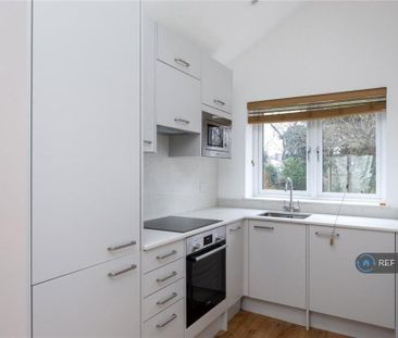 5 bedroom semi-detached house to rent - Photo 6