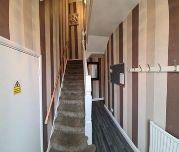 6 bedroom house to rent - Photo 4