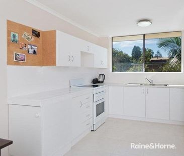 Convenient & Comfortable Living in the Heart of Indooroopilly - Photo 5