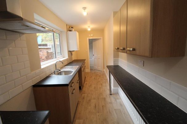 2 bedroom terraced house to rent - Photo 1