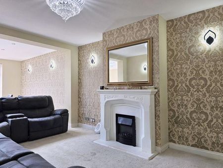 5 bedroom semi-detached house to rent - Photo 3