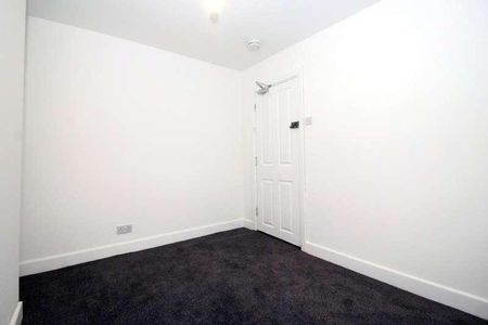 Wrotham Road, Gravesend, Kent, DA11 - Photo 5