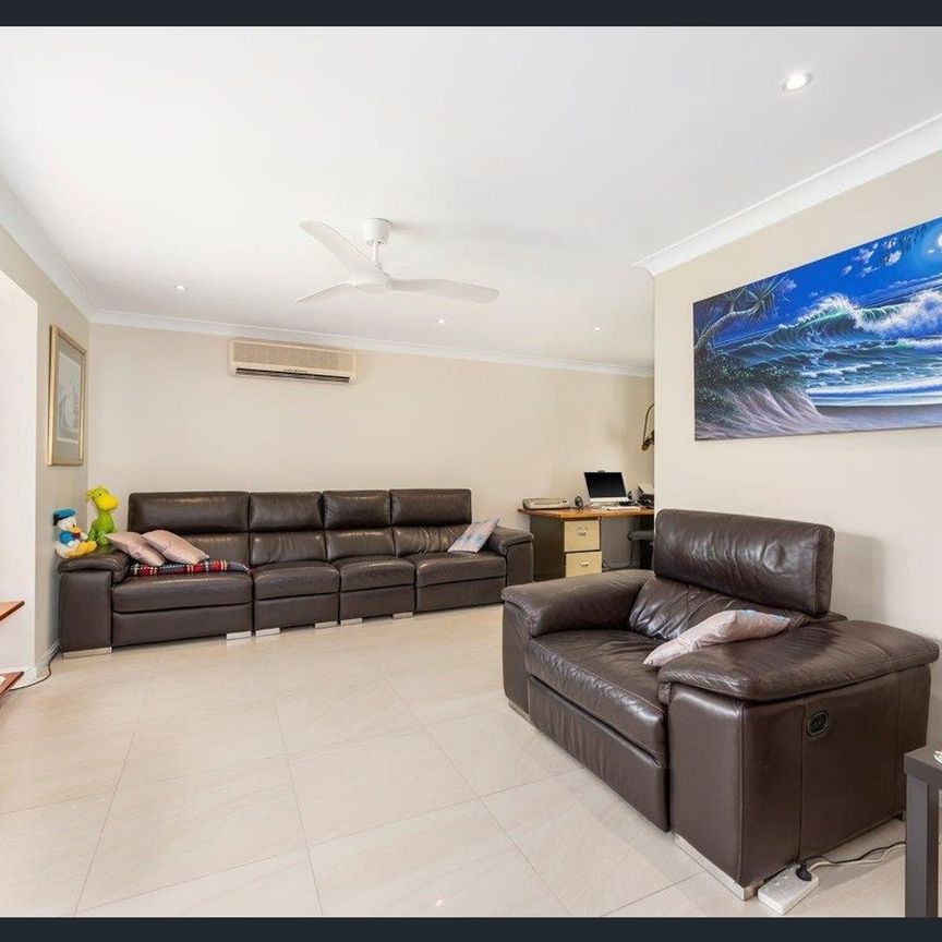 4 Floyd Court, 4214, Parkwood Qld - Photo 1