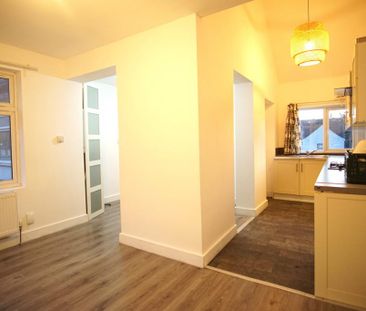 3 bedroom maisonette to rent - Photo 2