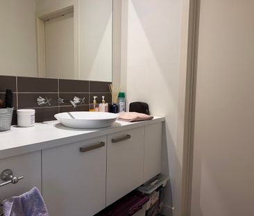 12A Morshead Avenue, Mount Waverley VIC 3149 - Photo 2