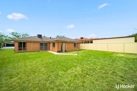 55 Lance Hill Avenue, Dunlop ACT, Belconnen - Photo 3