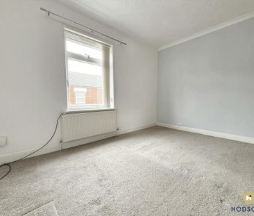 2 bedroom end of terrace house to rent - Photo 4