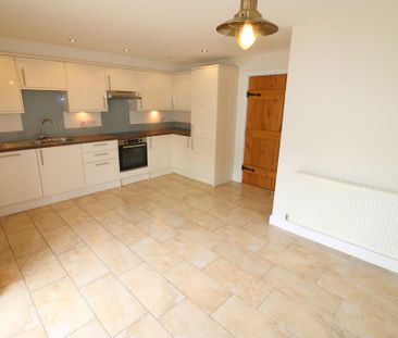 3 bedroom terraced house to rent - Photo 6