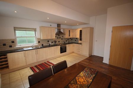 2 bedroom flat to rent - Photo 3