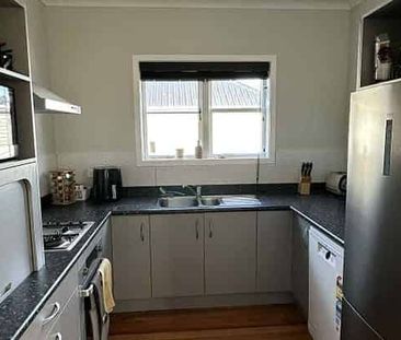 Charming family home move-In Ready & Pet Friendly! - Photo 3