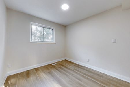 For Lease - 85 Primula Crescent Unit# MAIN, Toronto, Ontario - Photo 2