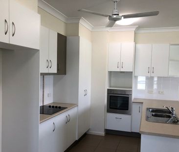 32 Derwent Cct, Kelso QLD 4815 - House For Rent | Domain - Photo 4