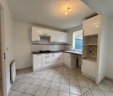 Location Appartement 4 pièces 81m² LE BOURGET DU LAC 73370 - Photo 5