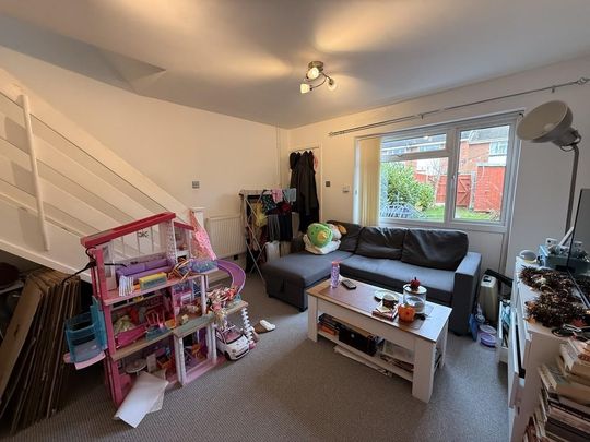 2 bedroom mews to rent - Photo 1