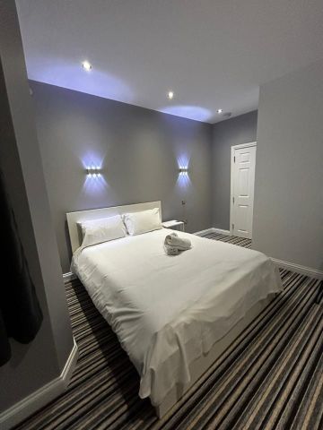 Bedsit, High Town Road, LU2 - Photo 2
