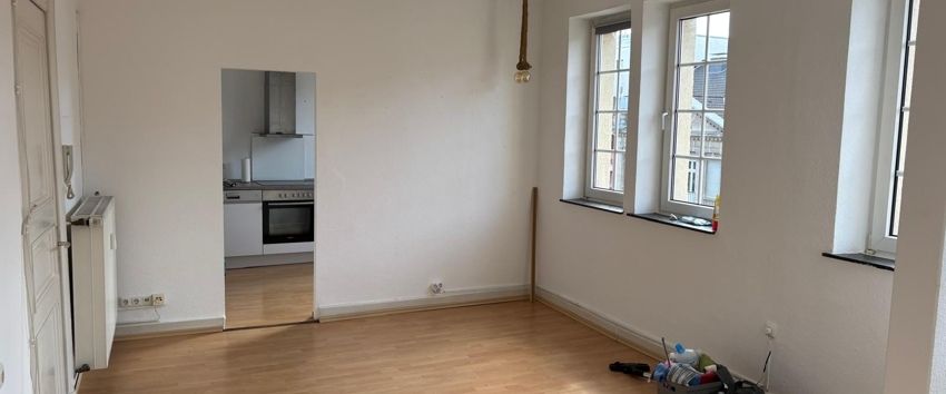 zu vermieten 2 ZKDB, 44 qm incl. Küche und großer ca. 30 qm Gemeinschaftsdachterrasse im 3. OG. - Photo 1