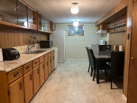 For Lease - 60 Westcroft Drive, Toronto, Ontario - Photo 2