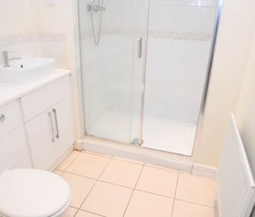 OIRO £1,875 pcm - Available 15/11/2025 - Part Furnished - Photo 4