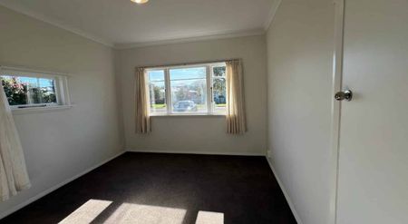 Comfortable three-bedroom home - Photo 4