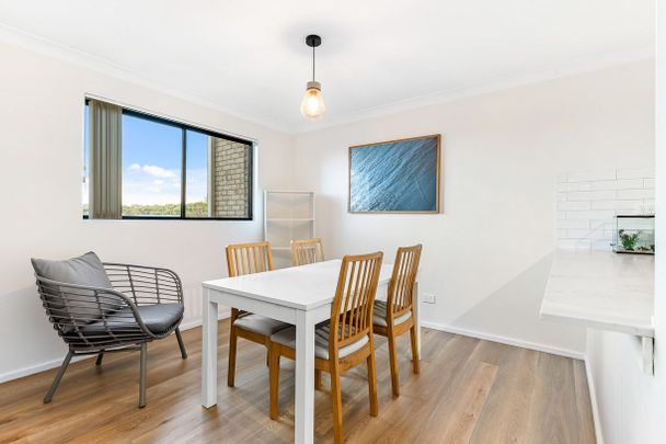 Stylish and Convenient: Modern 2-Bedroom Unit in Engadine - Photo 1
