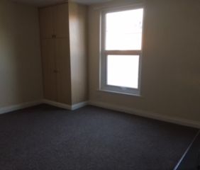 Studio Flat, Grange Avenue, LS7 - Photo 2