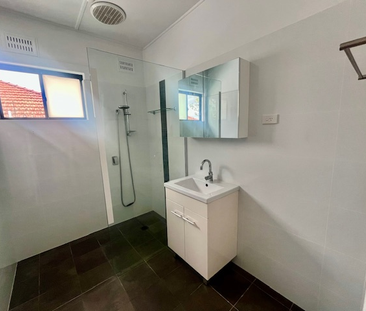 2-Bedroom Home in Prime Cardiff Location – Water Included! - Photo 1