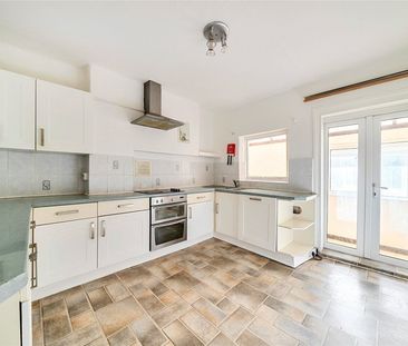 East Street, Crediton, Devon, EX17 - Photo 2