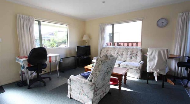 Cute and Private Two Bedroom House - Photo 1