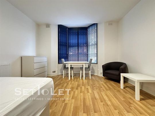 Studio to rent - Photo 1