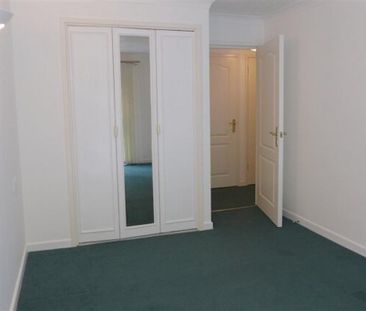 2 bedroom retirement property to rent - Photo 5