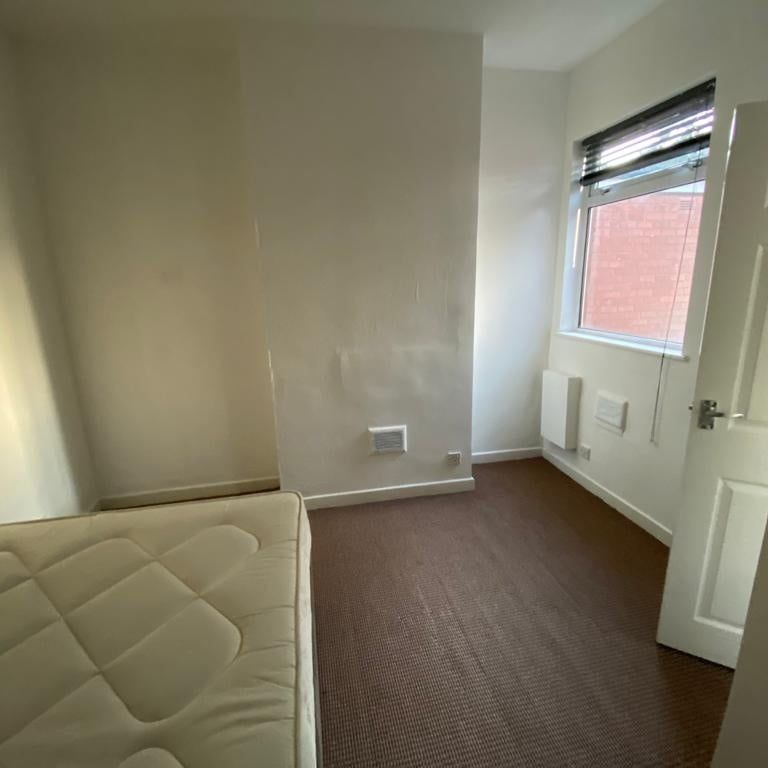 1 Bed Flat, Short Street, CV1 - Photo 1