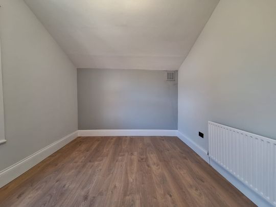 3 Bed Flat, Werndee Road, SE25 - Photo 1