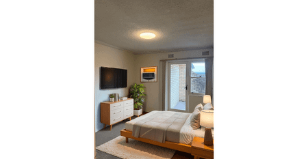 Close to everything - Photo 2