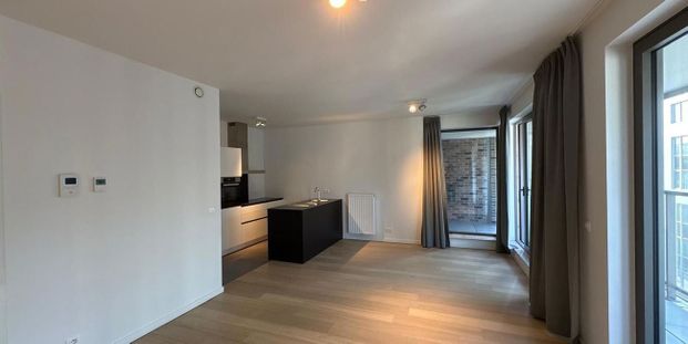 Appartement te huur in Etterbeek voor € 1.300 met 1 slaapkamer - Photo 1