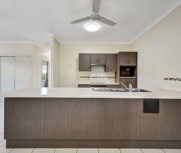 Charming and Versatile Home in Bushland Beach - Photo 4