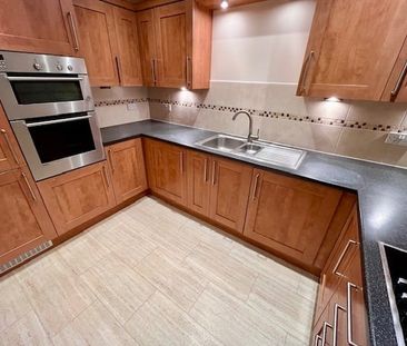 Poplar Road, Dorridge, SOLIHULL - Photo 2