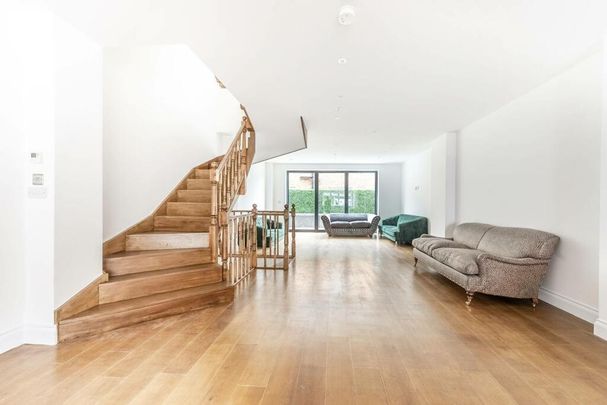 5 bedroom terraced house to rent - Photo 1