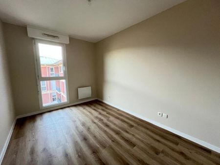 Location Appartement 2 pièces 34m² DEVILLE LES ROUEN 76250 - Photo 3