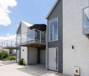 Modern Townhouse in Prime Location – Close to CBD, Hospitals & Hami... - Photo 1