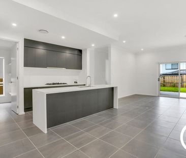 Modern 5-Bedroom Luxury Home in the Heart of Box Hill! - Photo 2