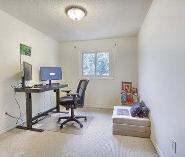 For Lease - 256 Ross Lane, Oakville, Ontario - Photo 2