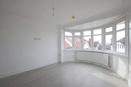 Highfield Close, London, NW9 - Photo 2