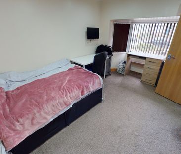 Lodge Hill Road Selly Oak, Birmingham - Photo 2