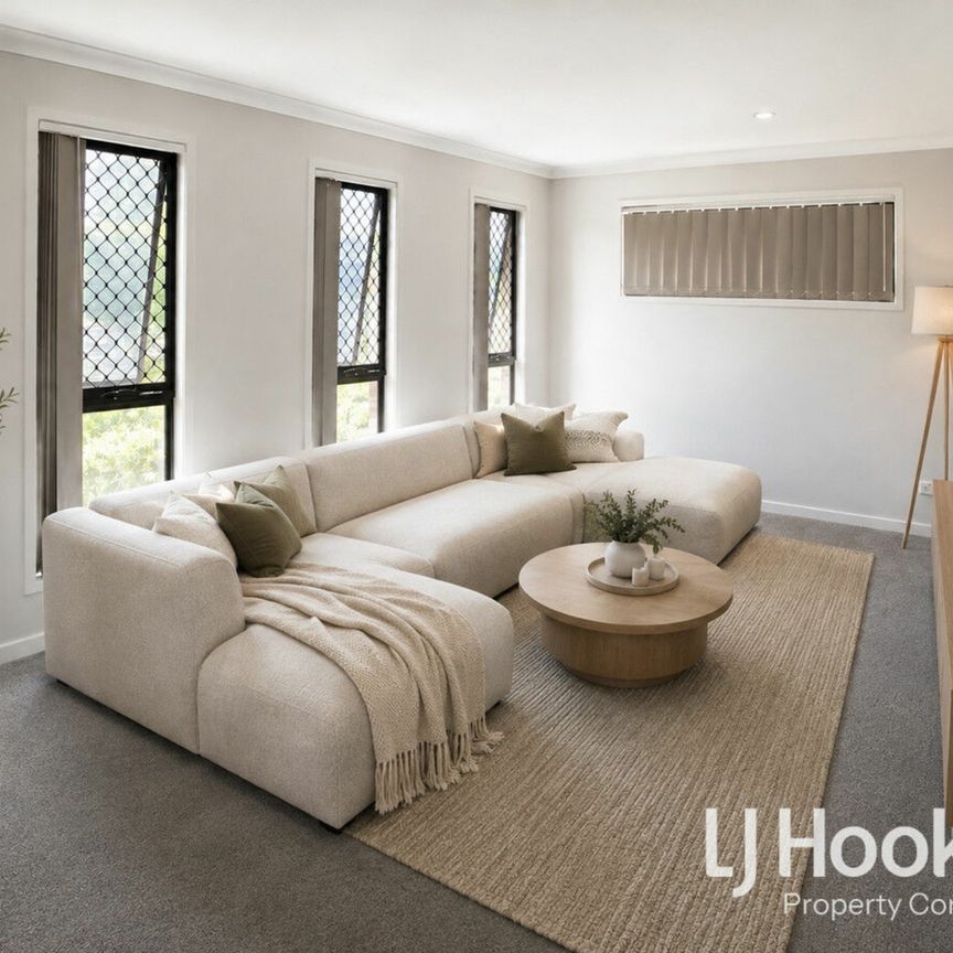 MODERN FAMILY HOME - GREAT YARD SIZE - CONVENIENT LOCATION - Photo 1