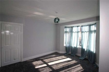 Ferndale Road, Gravesend, Kent, DA12 - Photo 2