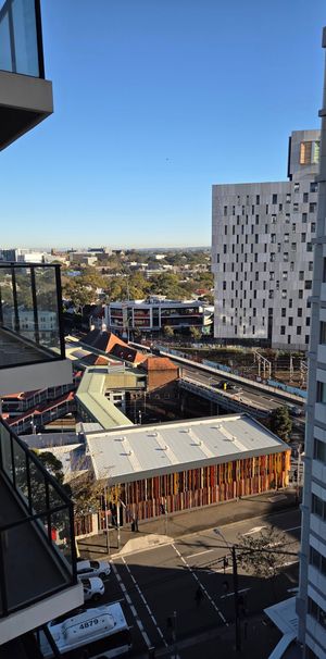 Redfern - Photo 1